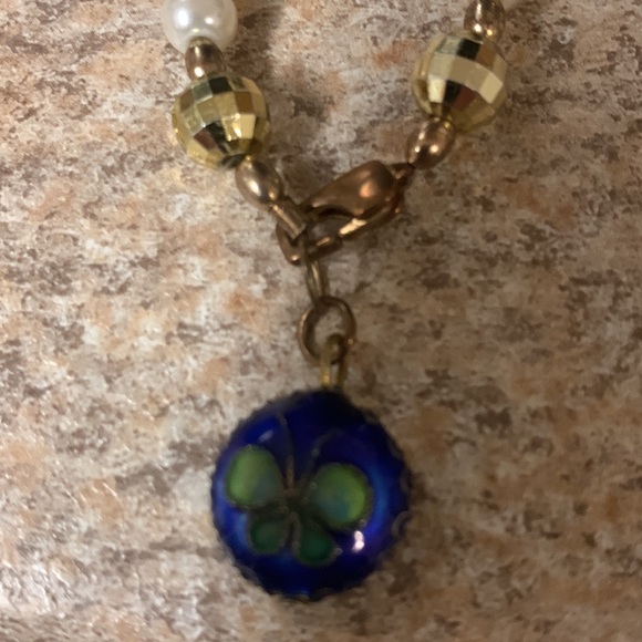 Pearl Necklace with Butterfly Bead Clasp - Picture 3 of 4